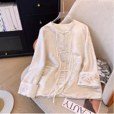 Ropa de bordado chino